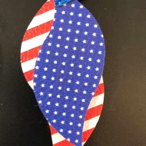 LIGHTWEIGHT Dangle Faux Leather 3 Layer Patriotic Teardrop Earrings - Picture 7 of 9